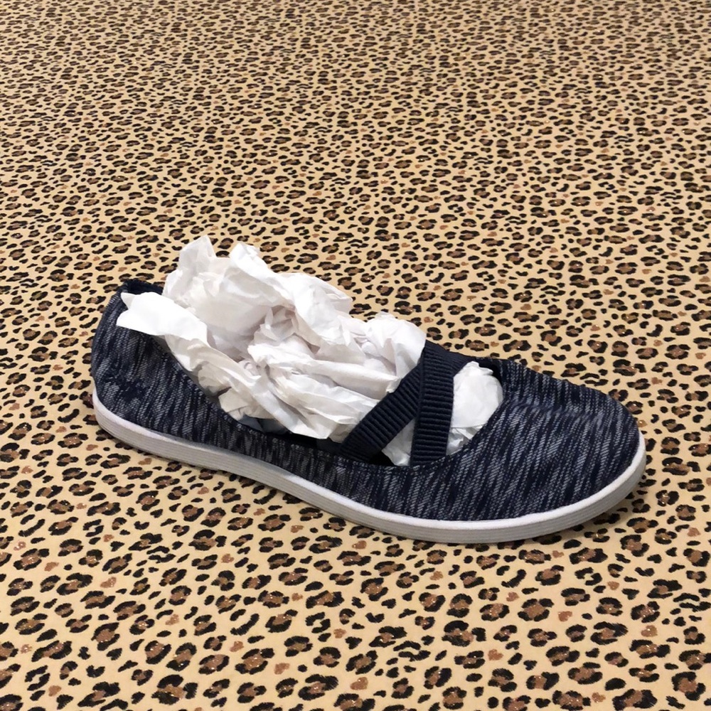 Flat summer shoes